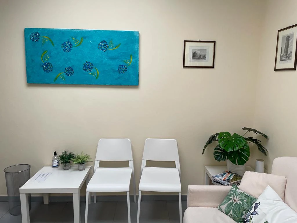Sala d'attesa della sede operativa di Difesa Consumatore a Pisa